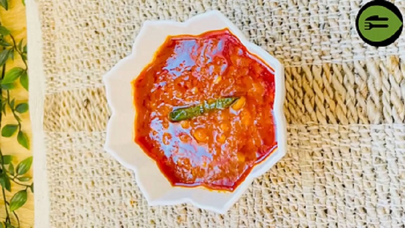 فاصوليا بيضاء مع صلصة الطماطم